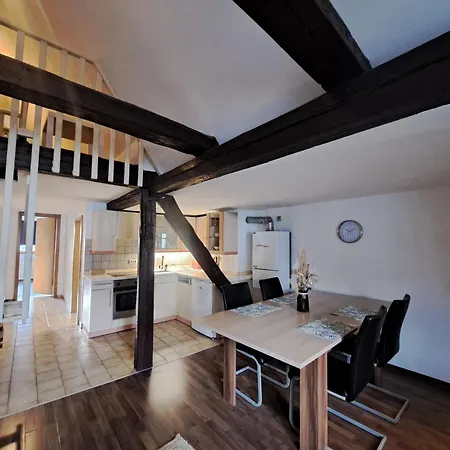 Zentrale Altbau Marktplatz גונצנהאוזן