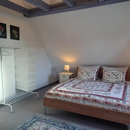 Zentrale Altbau Marktplatz * גונצנהאוזן